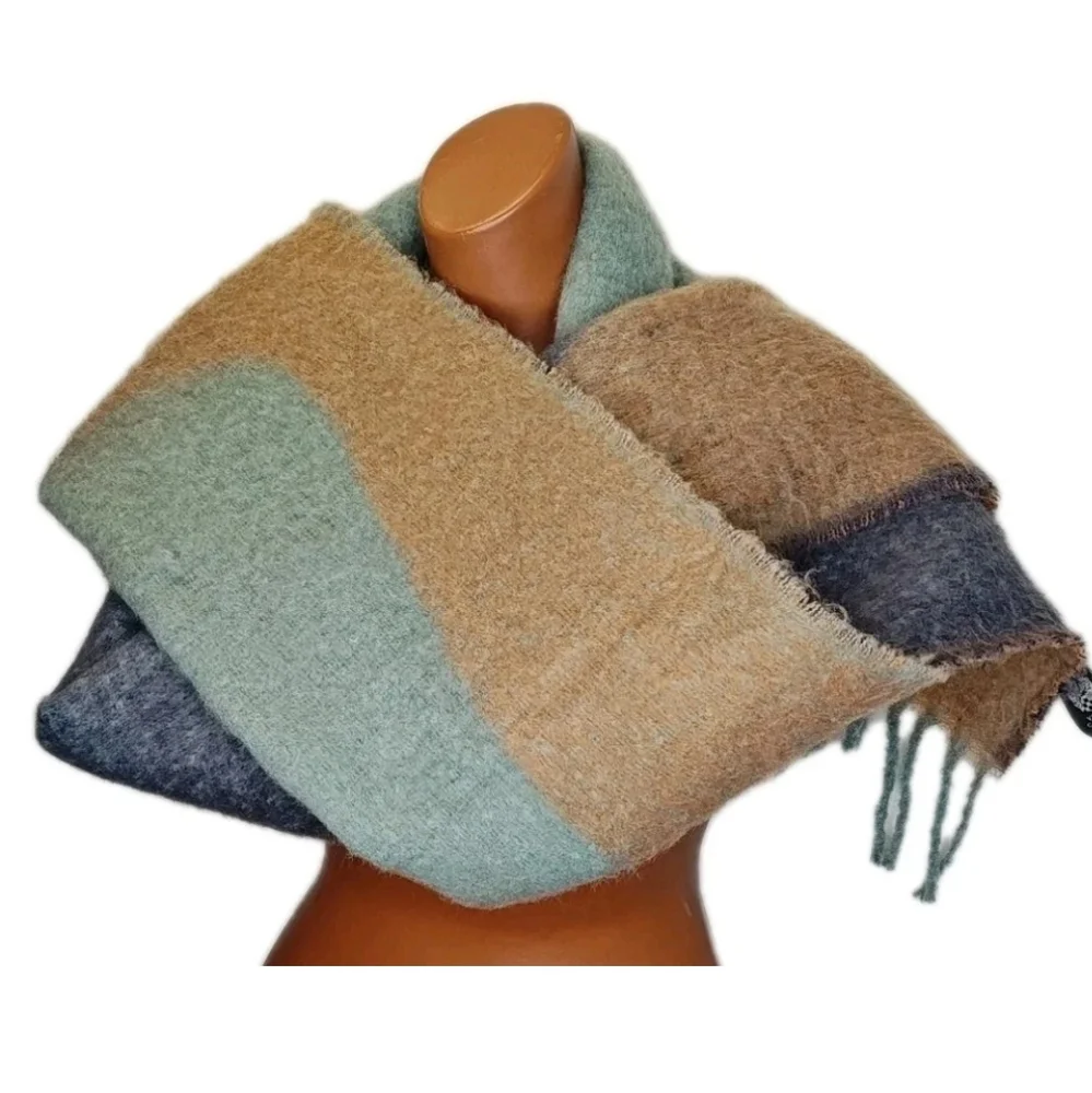 Vince Camuto Fringed Fuzzy Knit Long Blanket Scarf Travel Wrap Abstract Sz 16/82